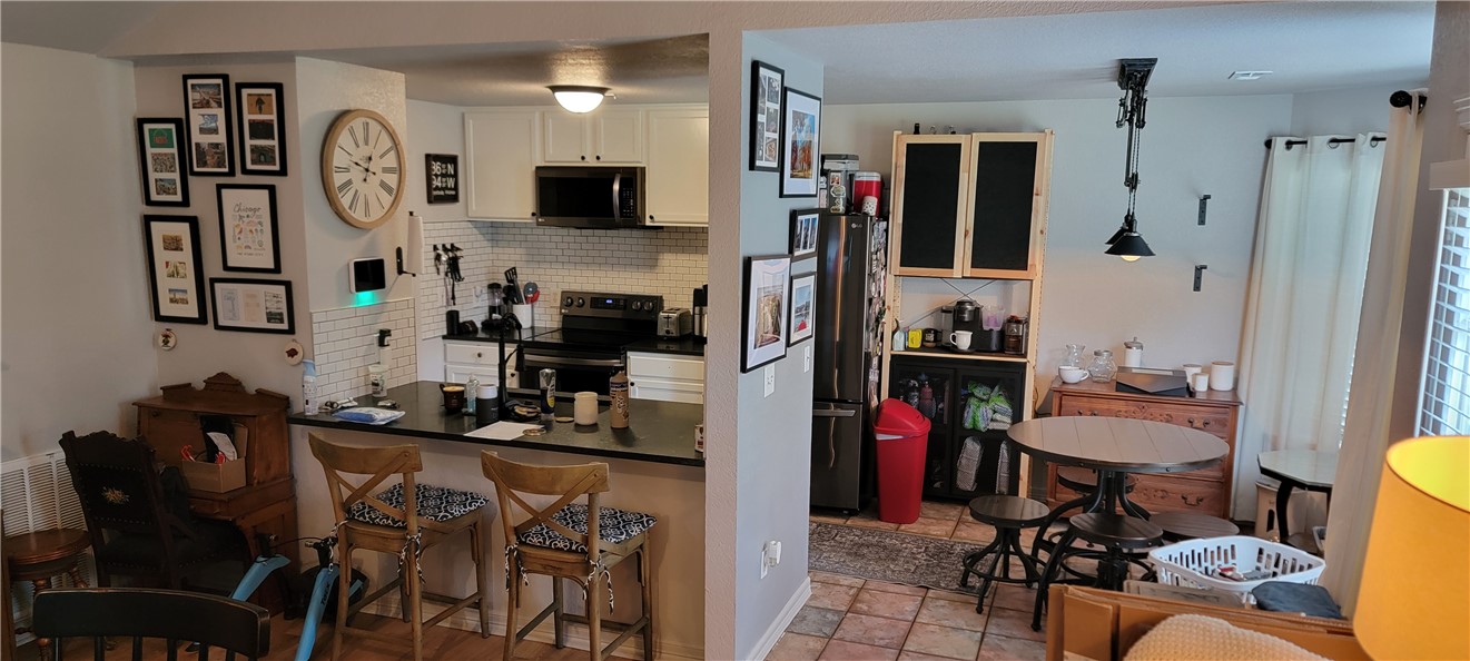 David Lyle Village Ph Ii - Residential Lease
