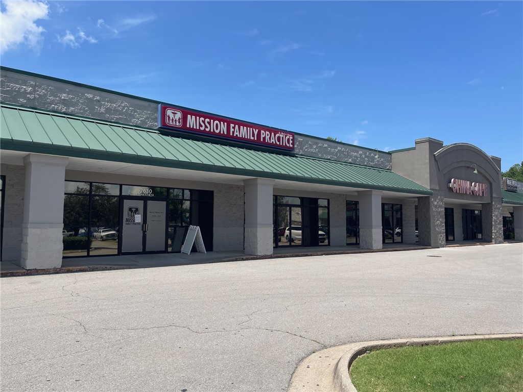 Fayetteville Outlots - Commercial Lease