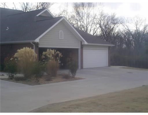 4 bedroom condo. Lawn care provided.  Additional $25 / month for 6 month lease term.