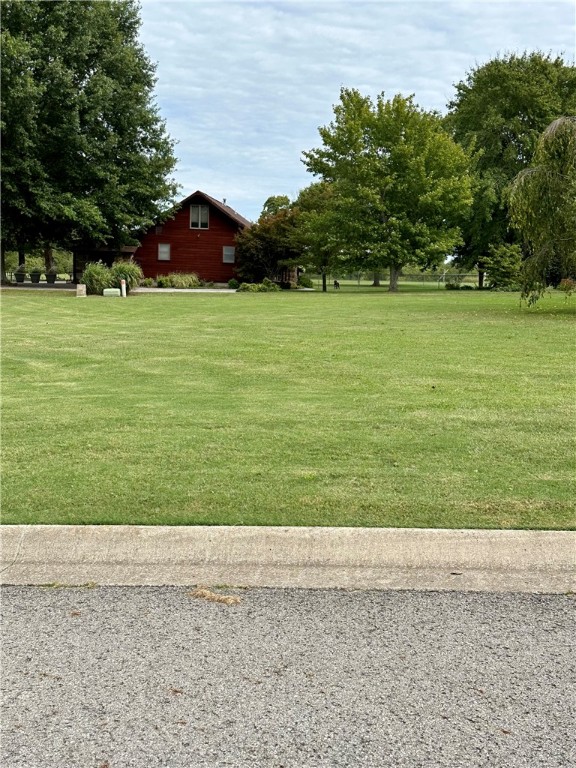 Last chance to build new in the established David Lyle subdivision in Fayetteville! Two lots available - wood privacy fence to be installed along the back property line. See also ML #1258058.