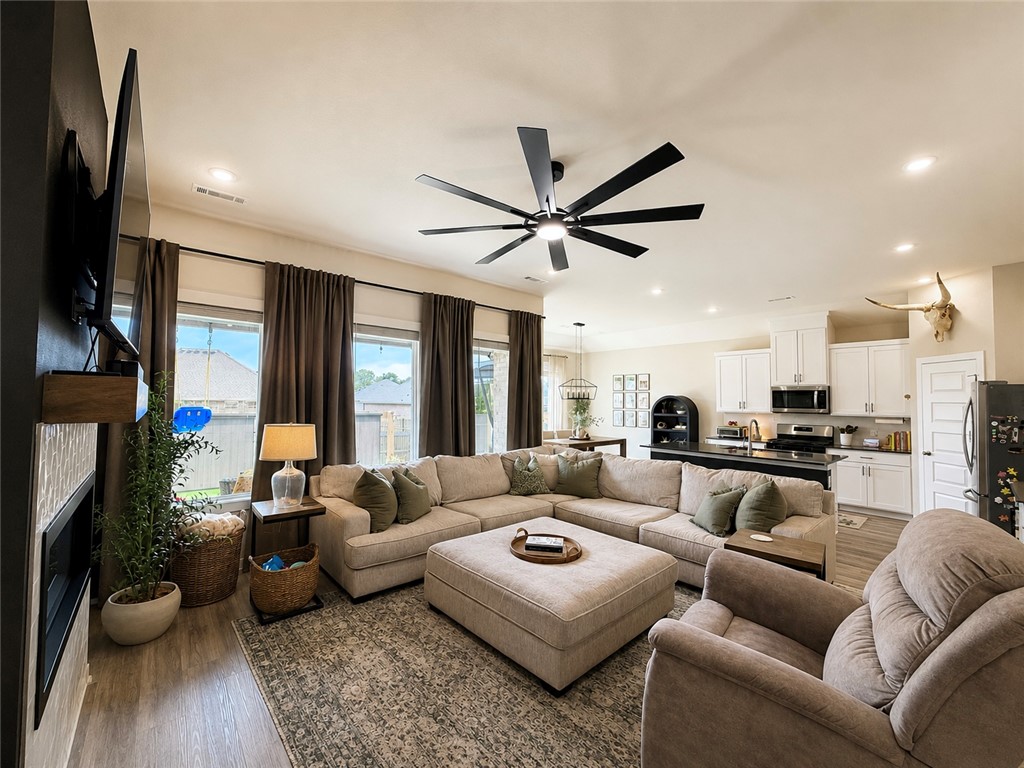 Goose Creek Village Ph Iii - Residential Lease