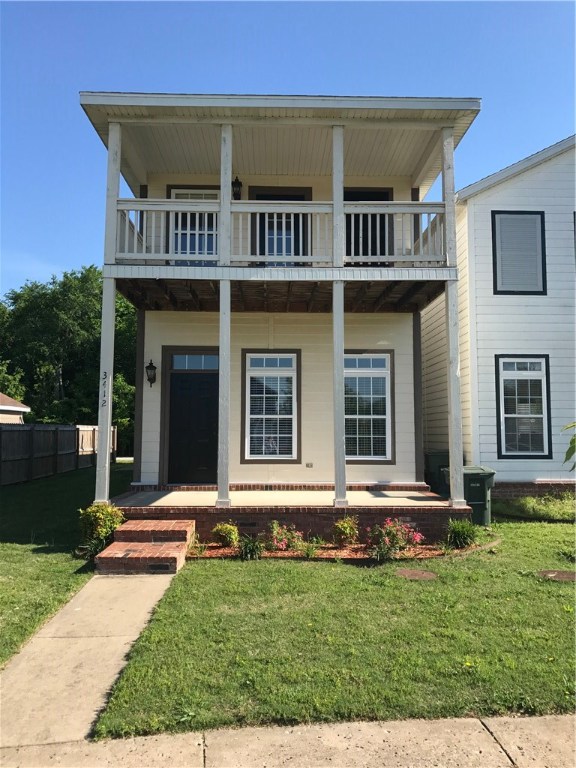 Beautiful remodel with hardwood floors in Living room, dining room & kitchen. Open floor plan, granite counter tops with SS appliances. New paint, new carpet upstairs, deck off master bedroom & large patio for entertaining.