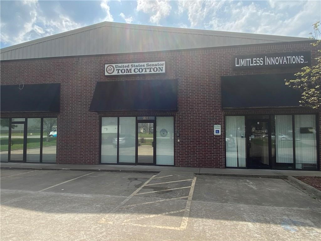 This small office space includes 2 offices with receptionists area, break area, and a restroom. Space is currently occupied until February 1st, 2025. Very convenient office attached to airport hanger in Springdale Airport. All electric, carpet, with tile in wet areas.