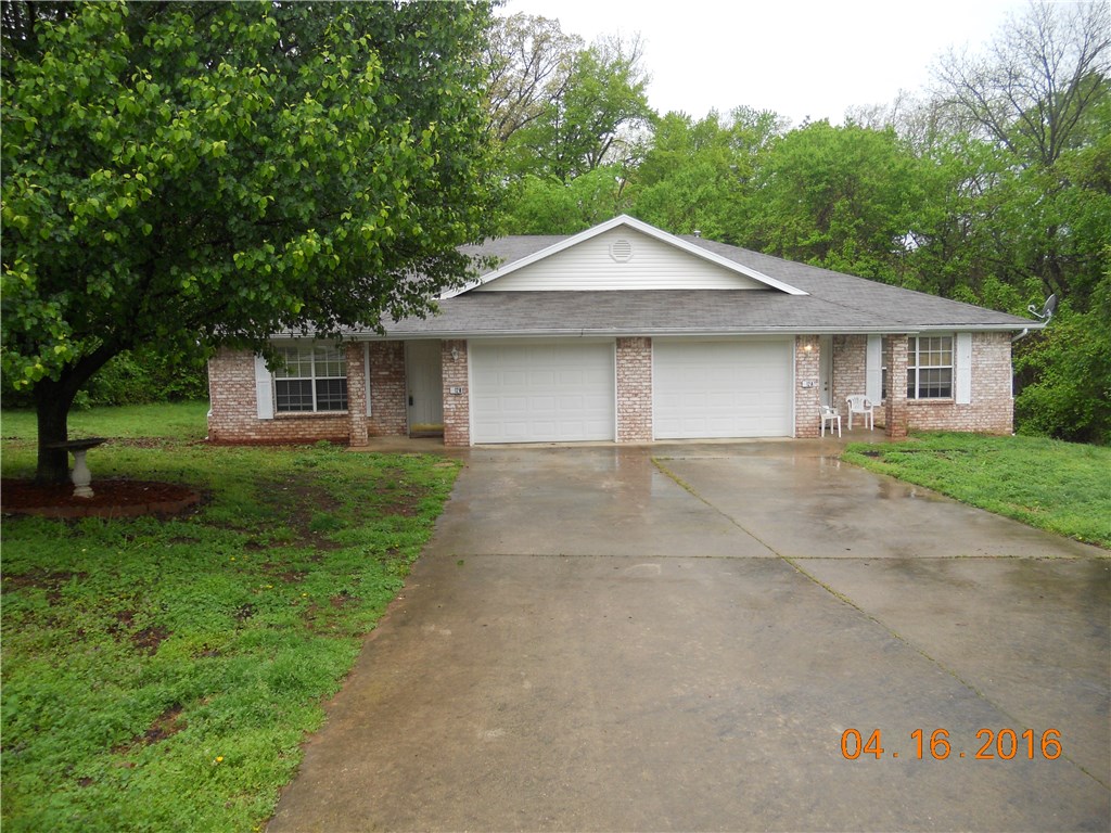 Clean 2 BR/2 BA on a quiet cul-de-sac in north central Bentonville location close to 49 and downtown. All solid-surface flooring, no carpet. One car garage. Application fee $20 per adult for credit and background check.