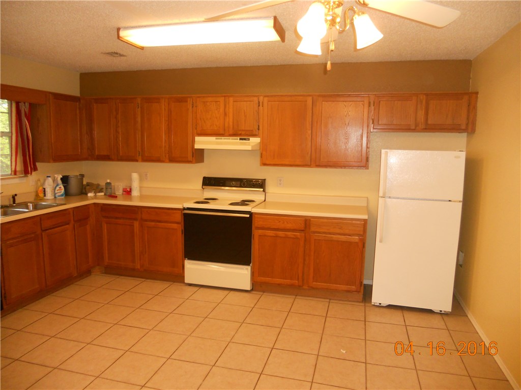 Applegate Sub Bentonville - Residential Lease