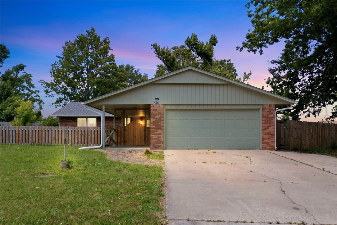 Rare opportunity to own a meticulously remodeled residence on a spectacular, park-like .63-acre lot just over one mile from vibrant Downtown Rogers! Taken entirely down to the studs in 2023, this stunning property blends premium modern amenities with absolute peace of mind, featuring a brand-new roof (2024) and new HVAC (2026).
Inside, an open-concept layout showcases exceptional attention to detail, offering 3 spacious bedrooms (one being used as an office, 2 luxurious full baths, and a chef’s dream kitchen. The gourmet spaces include a walk-in butler’s pantry, a functional mudroom/drop-off zone, and a built-in 6x4 storm shelter for maximum safety.
Step outside to an expansive, fully fenced backyard paradise with mature trees—a truly massive footprint that is exceptionally rare for this prime location. Seamlessly combining neighborhood privacy with urban convenience, this move-in-ready gem is an incredible investment. View the virtual tour and schedule your private tour today!