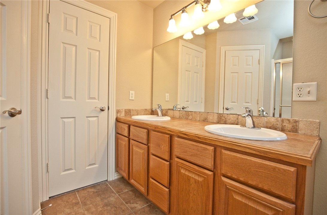 Centerpoint Sub Ph 8 Centerton - Residential Lease