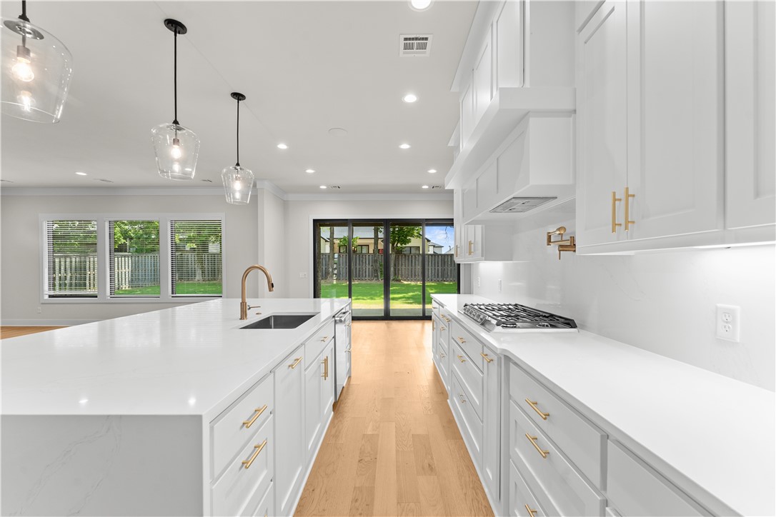 Aurora Heartbeat - Residential