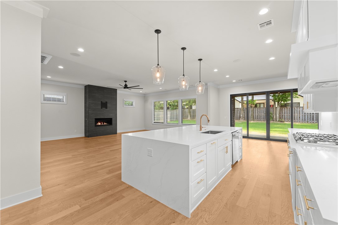Aurora Heartbeat - Residential