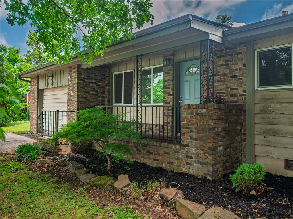 This beautifully renovated home offers direct easement access to Gulley Park. Enjoy the biking trails,
splash pad & Summer Concert Series right from your backyard! Every major system has been replaced,
including the roof (2020), HVAC (2024), hot water heater (2025), and new gutters (2025). Real hardwood
floors, updated kitchen & bathrooms, and a sunroom with energy-efficient windows + crawl space
encapsulation completed in (2025). Large, private yard, minutes to downtown Fayetteville, the Square, U
of A, and interstate access, all within the Butterfield Elementary district!
