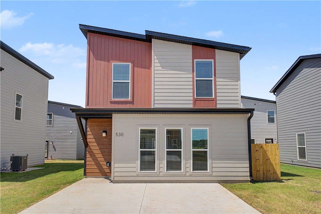 This 1100 Bungalow floor plan is a 3 bed, 2 bath 1100 square foot home that provides a safe, modern, and tranquil place for buyers to call home. LVP flooring and carpet in your home with durability and style. Created with the first-time homebuyer or savvy investors in mind, residents can be situated within walking distance of exciting neighborhood amenities, premier school districts and downtown life in Northwest Arkansas.
Taxes subject to change based on new construction.