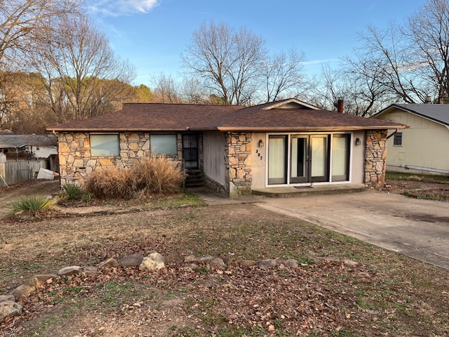 If you want a She-Shed, a Workshop, a hobby room or potting shed, this GREAT HOME has room for all your family's varying interests!  This home has 3 bedrooms, 3 baths, 3-4 family areas, hardwood floors, 2 fireplaces, walkout basement, covered patio & a screened balcony. There's a 2-car garage with a workshop area for all your DIY projects. Mature landscaping, a small garden area, and 2 sheds ((3x7 & 10x16) for all your gardening tools and yard toys. A 20x16 Building, with electricity, is a blank slate for whatever your needs require, be it storage for Holiday decorations, an art or photography studio, workout or yoga location.  Come take a look at all this home has to offer.