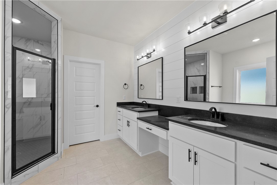 MAPLE ESTATES PH III-CENTERTON - Residential