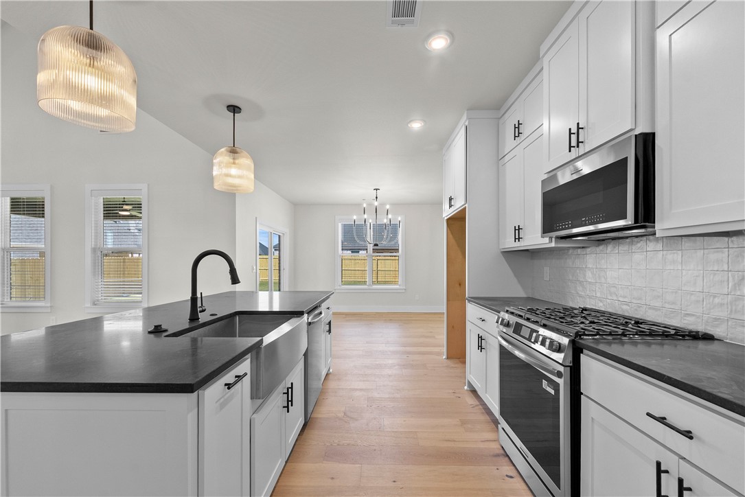 MAPLE ESTATES PH III-CENTERTON - Residential
