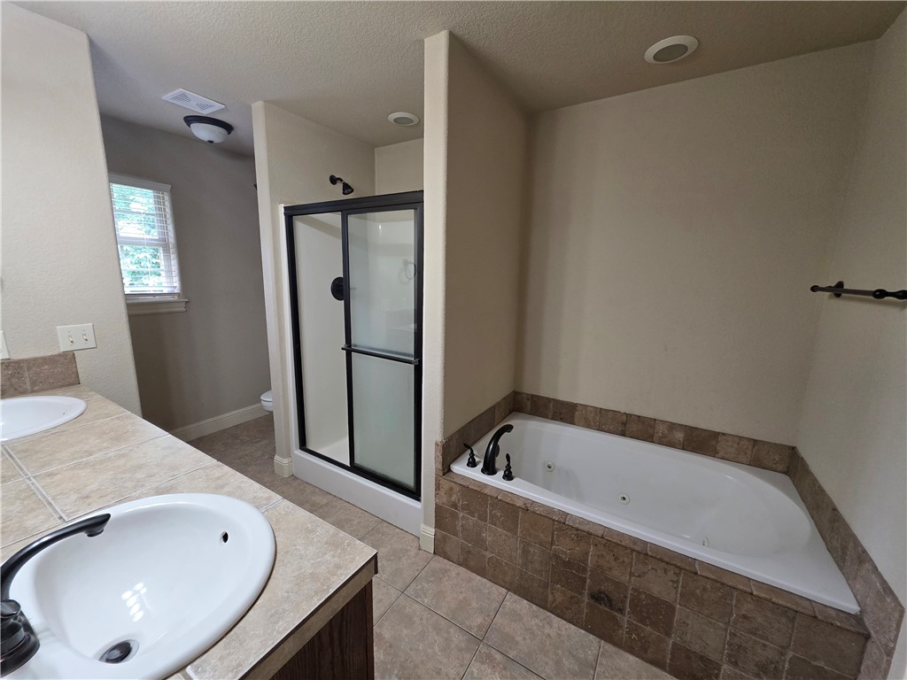 Oakwood Park Sub Bentonville - Residential Lease