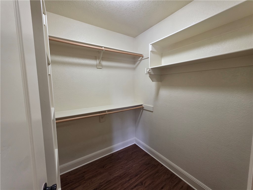 Oakwood Park Sub Bentonville - Residential Lease