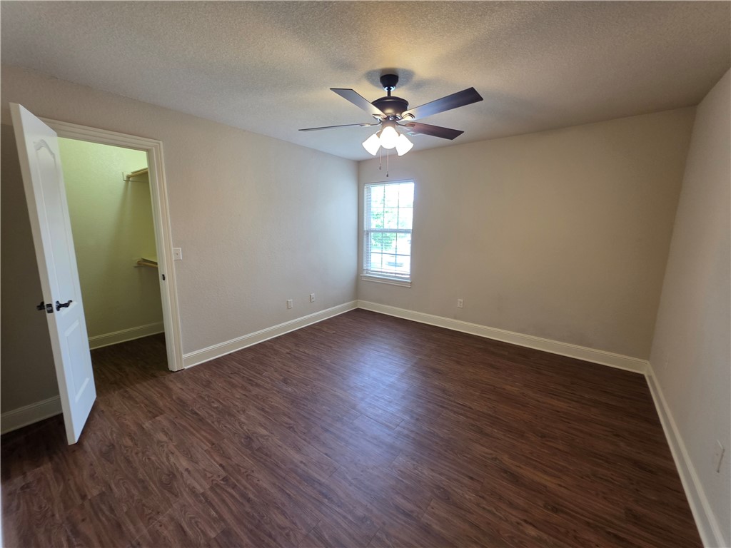 Oakwood Park Sub Bentonville - Residential Lease