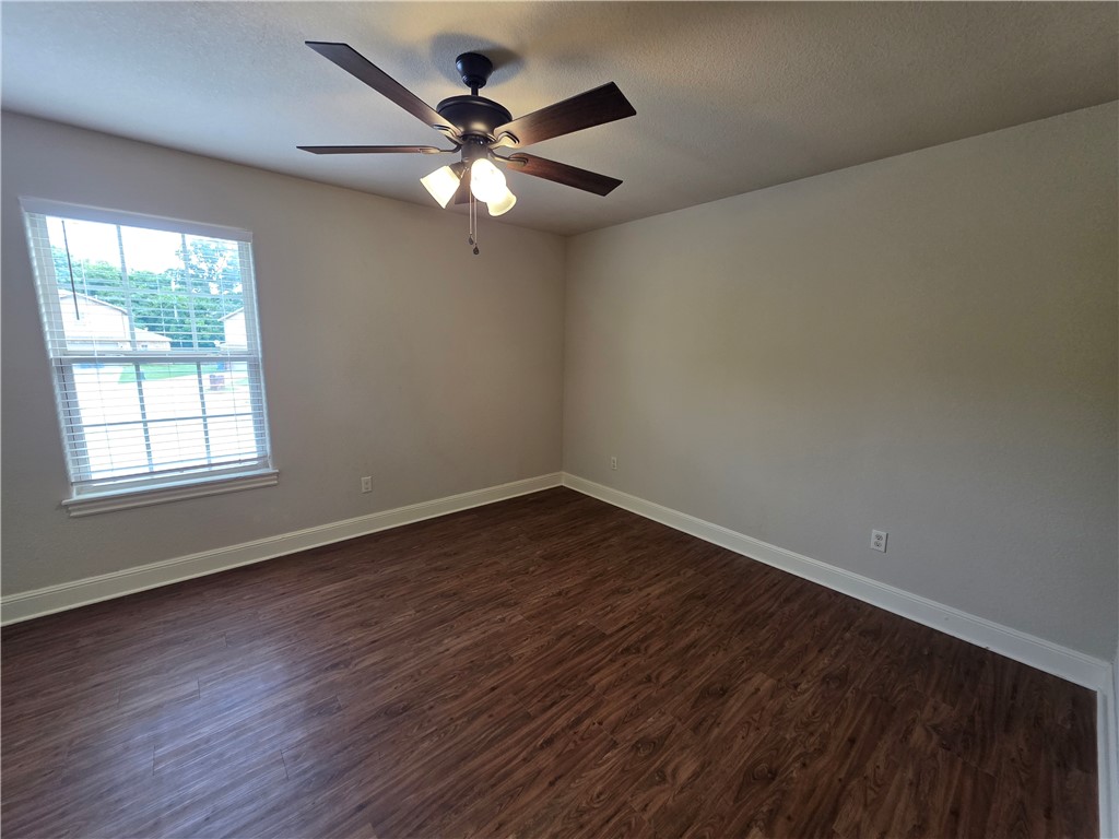 Oakwood Park Sub Bentonville - Residential Lease