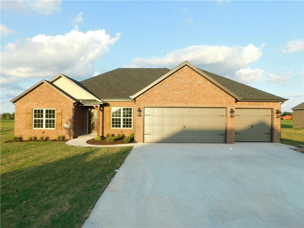 Beautiful new 4BR/2BA/3 car garage home on huge .33 lot located in Harber School District. Formal dining room, office/study with french doors, covered patio, granite counter tops, stainless appliances, open floor plan, gas cook top, crown molding, wood floors and many high quality finishing touches. Seller will pay either $3,500 of the Buyer's closing costs, or complete the privacy fence for the Buyer.  Don't miss it!