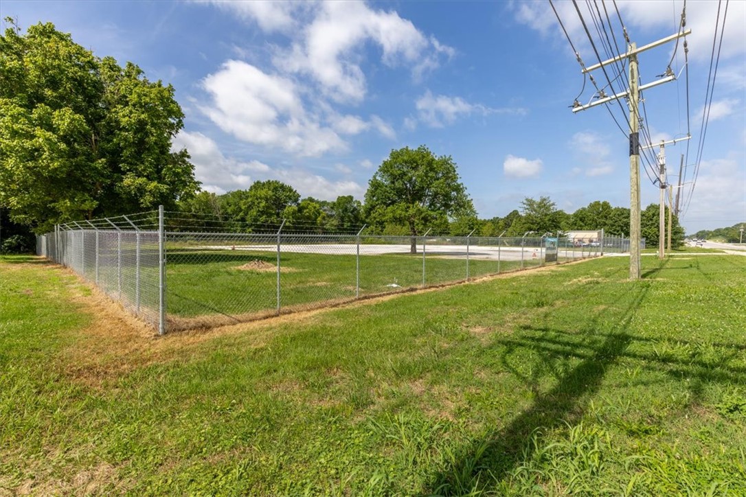 Fayetteville Outlots - Commercial Lease