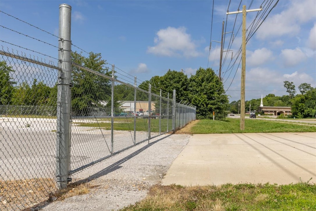 Fayetteville Outlots - Commercial Lease