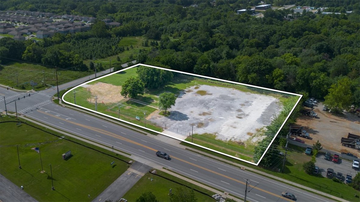 Fayetteville Outlots - Commercial Lease