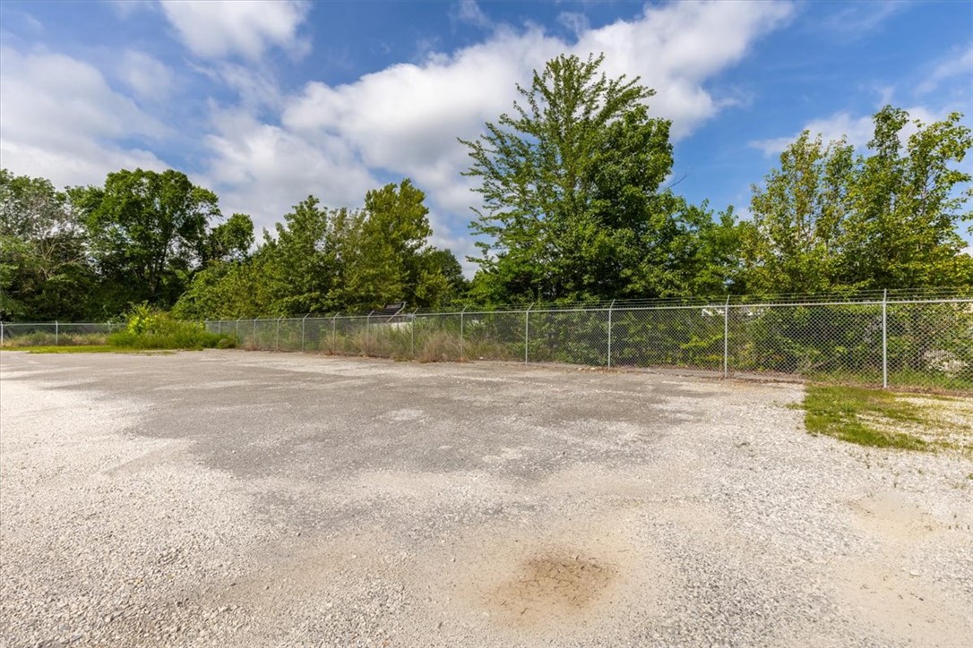 Fayetteville Outlots - Commercial Lease