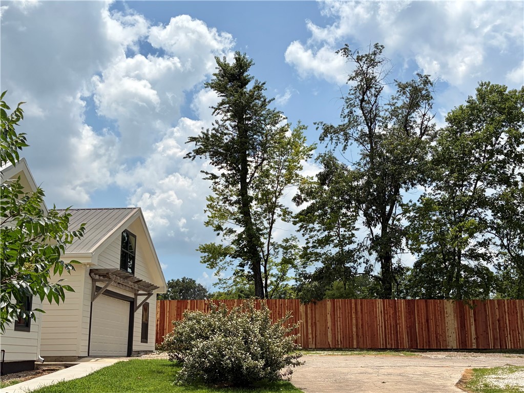Prairie Grove Outlets - Residential