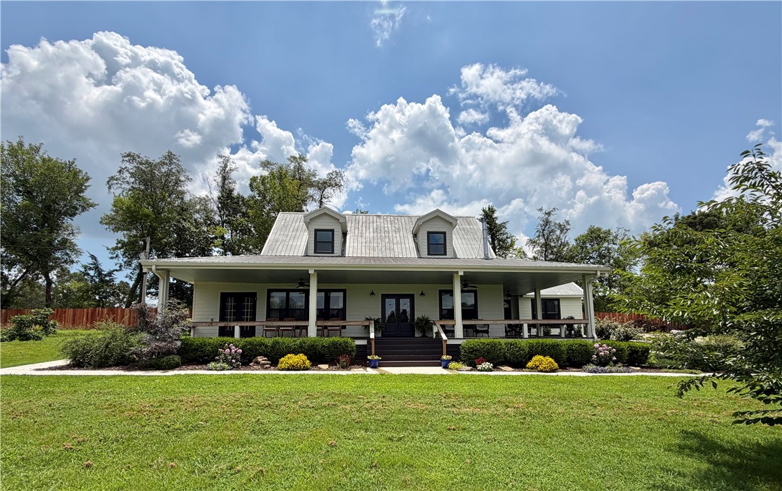 Prairie Grove Outlets - Residential