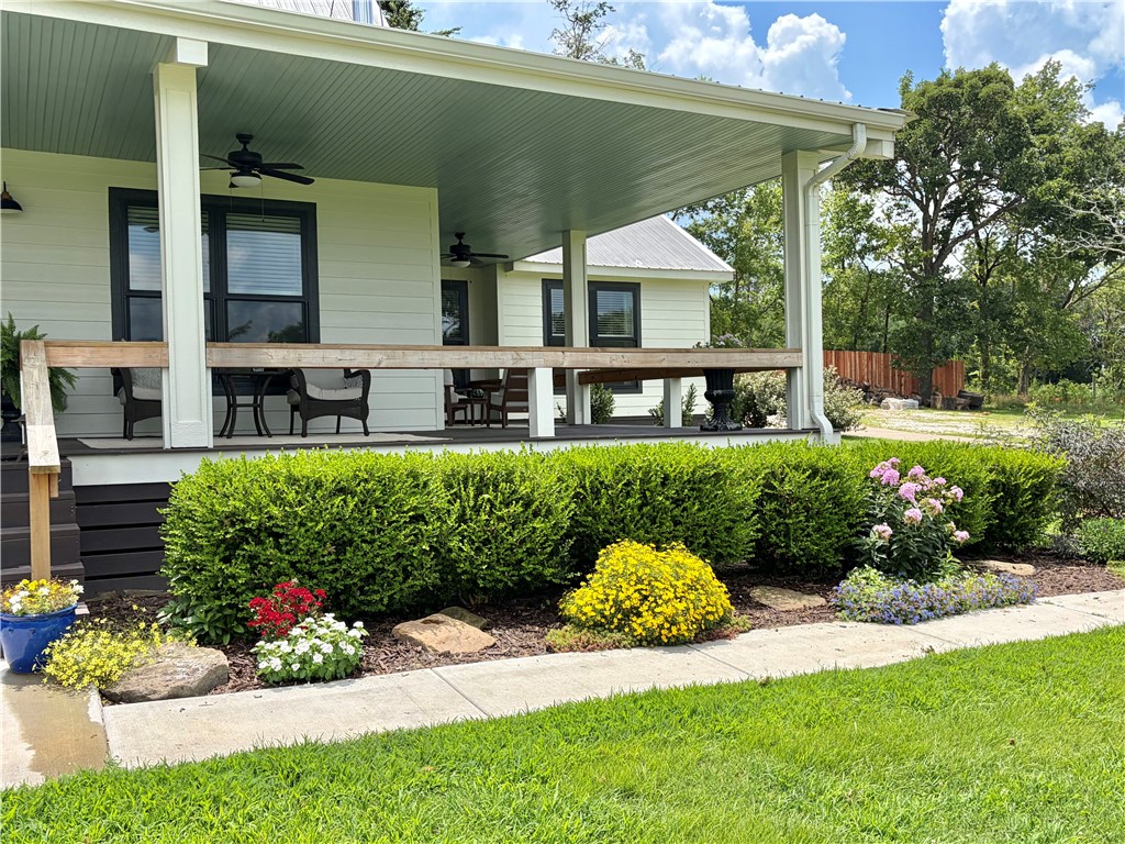 Prairie Grove Outlets - Residential
