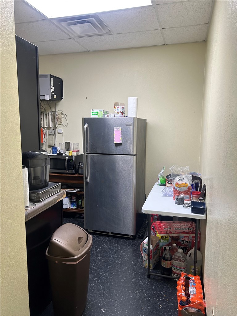Glenwood Shopping Center - Commercial Lease