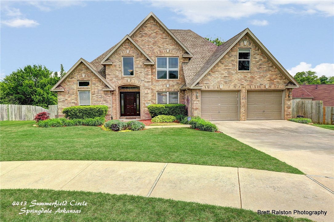 Wonderful 3 bedroom, 2.5 bath home situated on a corner lot in a cul-de-sac in Springdale. Master bedroom has a study/ office attached. Kitchen has built-in desk, an upgraded stainless steel oven/gas range with stainless hood system, upstairs has large bonus room with attic storage. Back yard is landscaped with under deck storage and huge side yard! Well-maintained home with an excellent price!