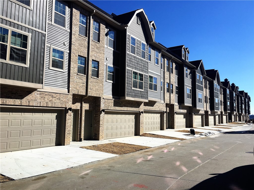 Shiloh House Ph I - Residential Lease