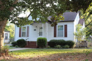 Adorable Russellville home with character to spare!  This 1132 sf charmer has a one car garage, fenced back yard, formal dining room, and spacious laundry area.  Its the details you'll love, though, like glass door knobs and hardwood floors!  This one is move in ready!