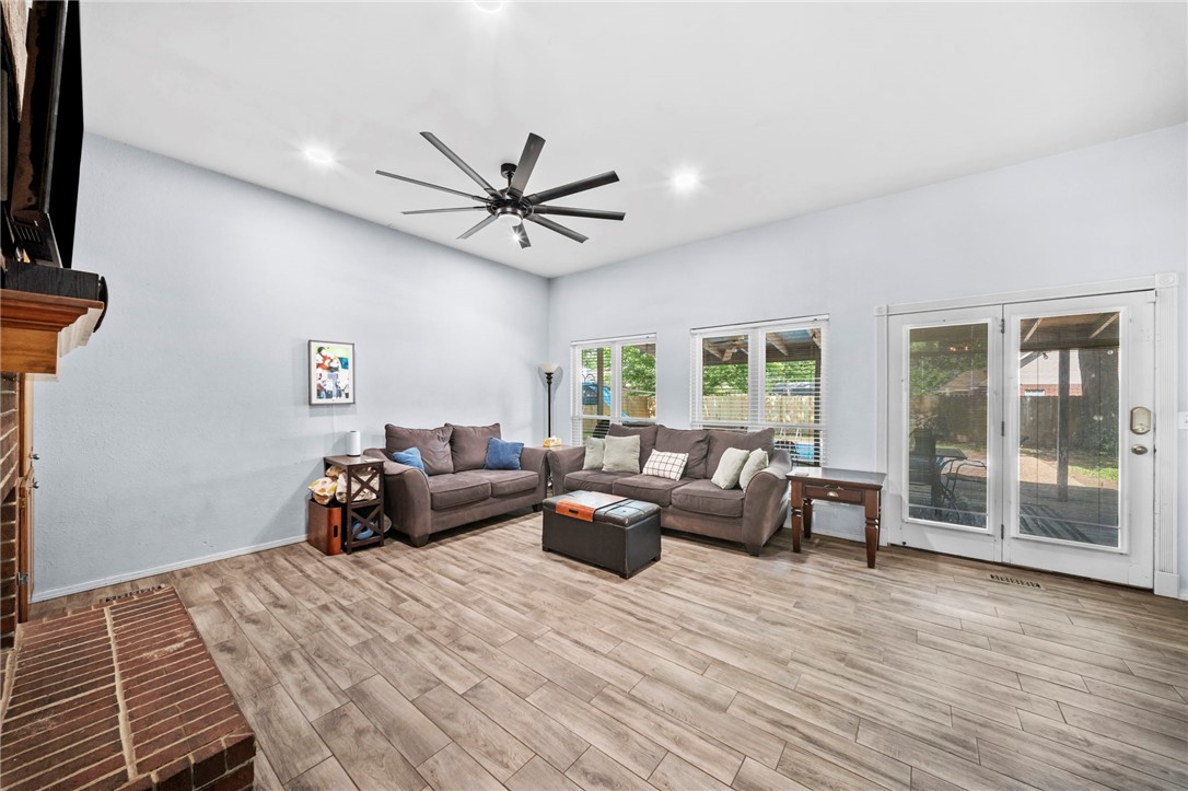 Whispering Timbers Ph 7 Rogers - Residential