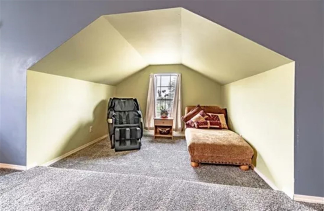 Twin Oaks Sub Rogers - Residential Lease