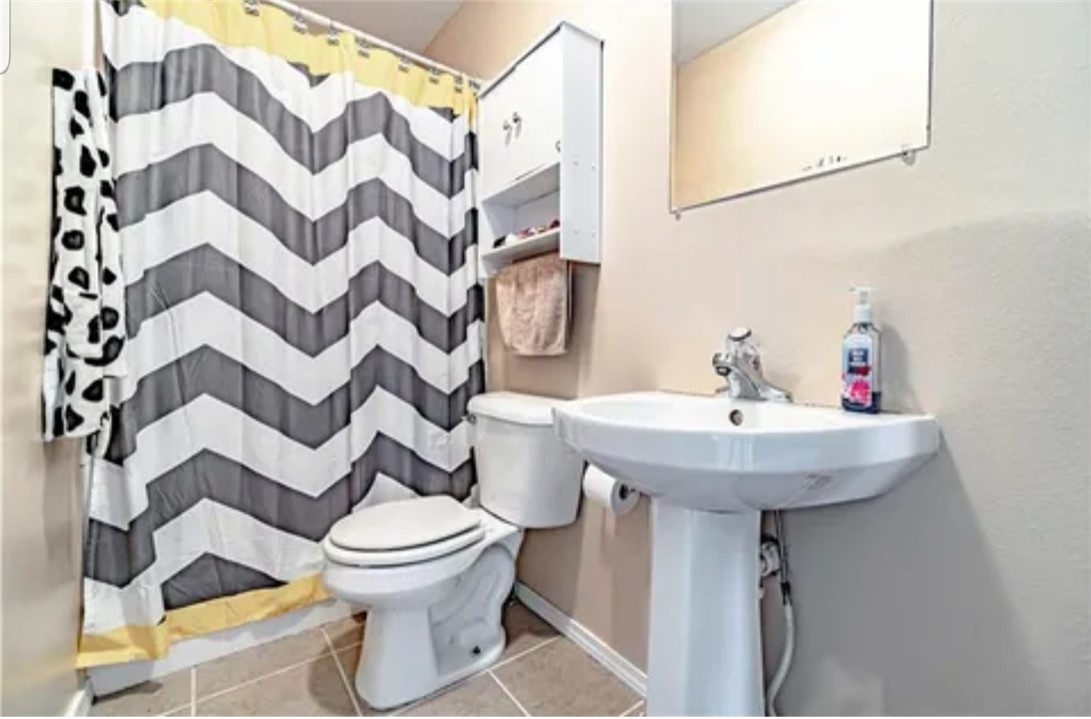 Twin Oaks Sub Rogers - Residential Lease