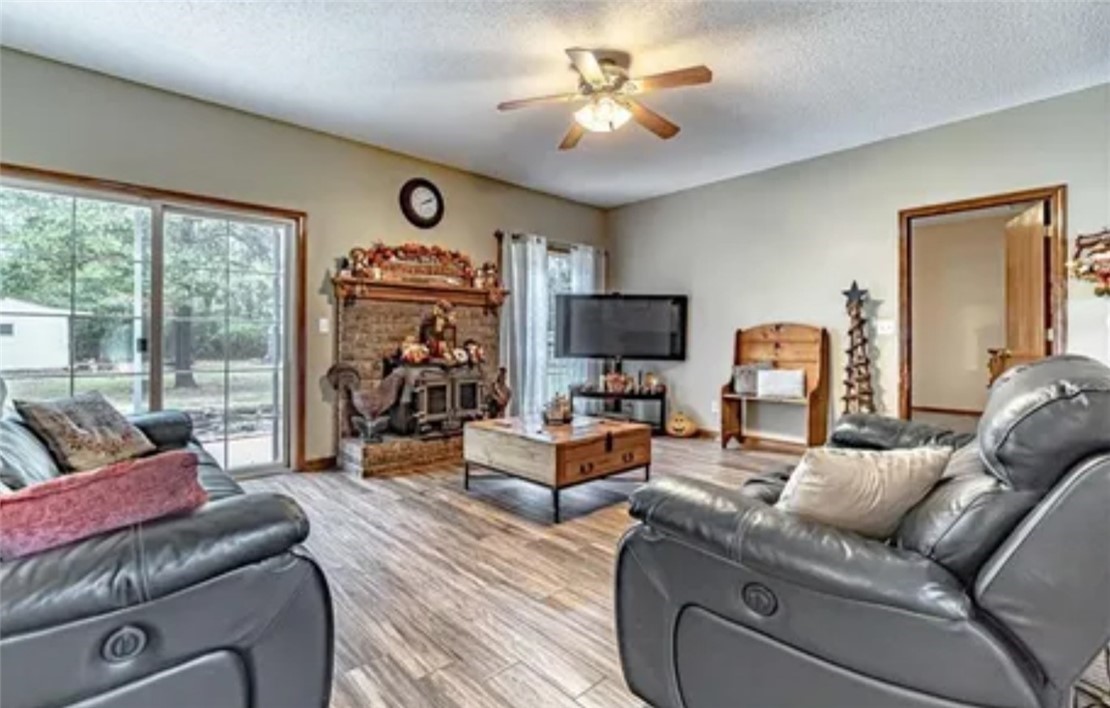 Twin Oaks Sub Rogers - Residential Lease