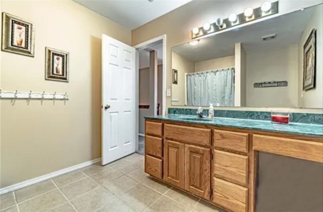 Twin Oaks Sub Rogers - Residential Lease