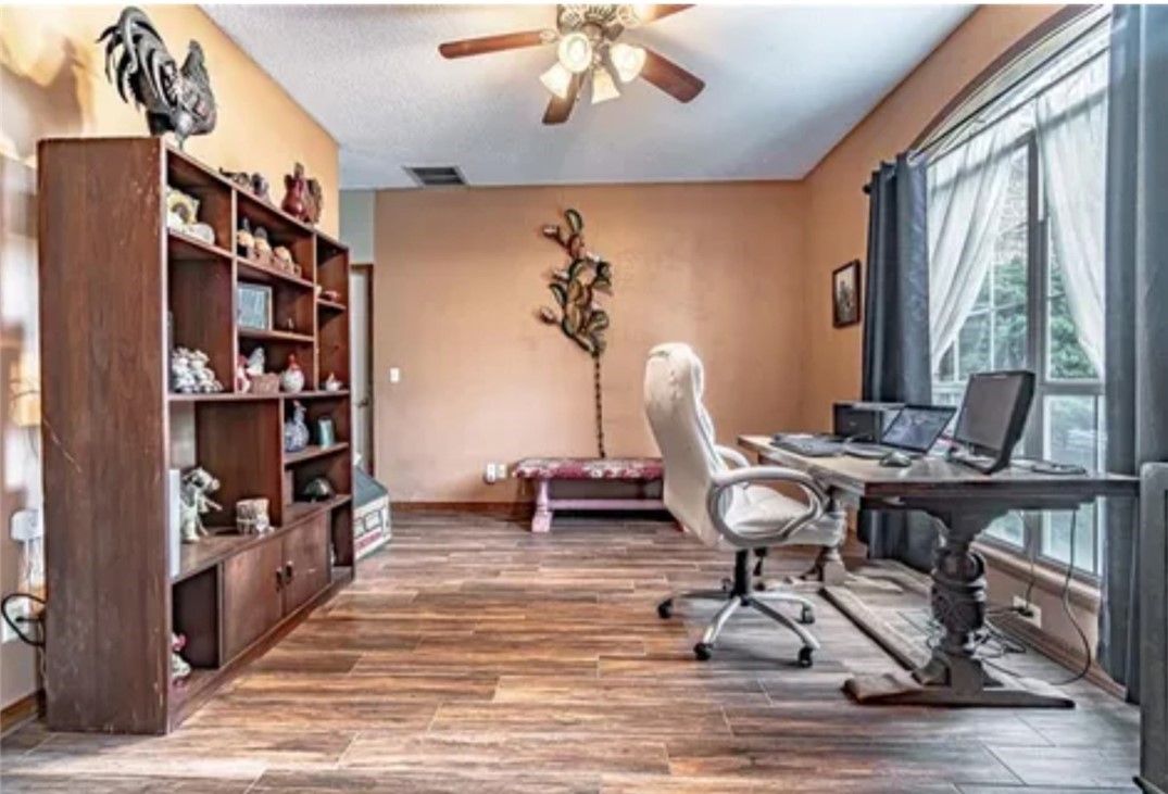 Twin Oaks Sub Rogers - Residential Lease
