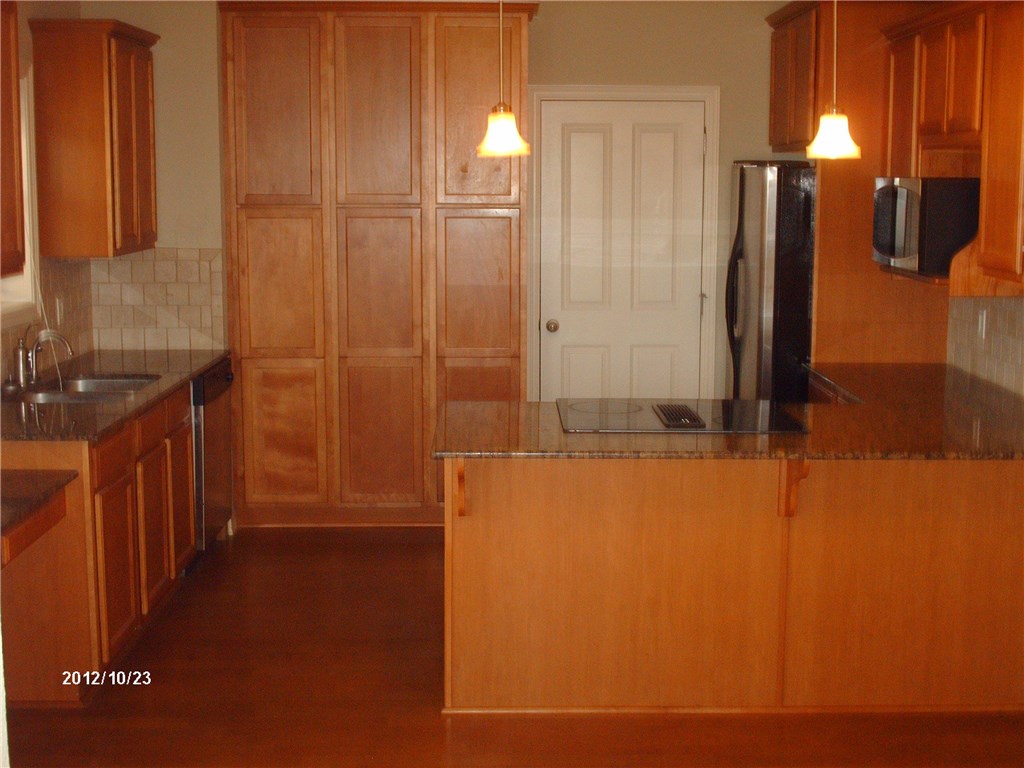 Rupple Row Sub - Residential Lease