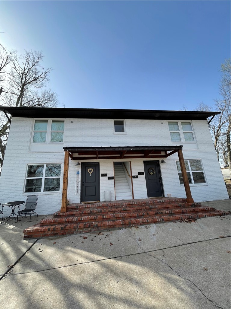 Totally remodeled 2 bedroom apartment steps from the UofA.  Home features brand new everything, wood floor throughout, stainless steel appliances, new paint, fixtures, all appliances.  Come take a look.