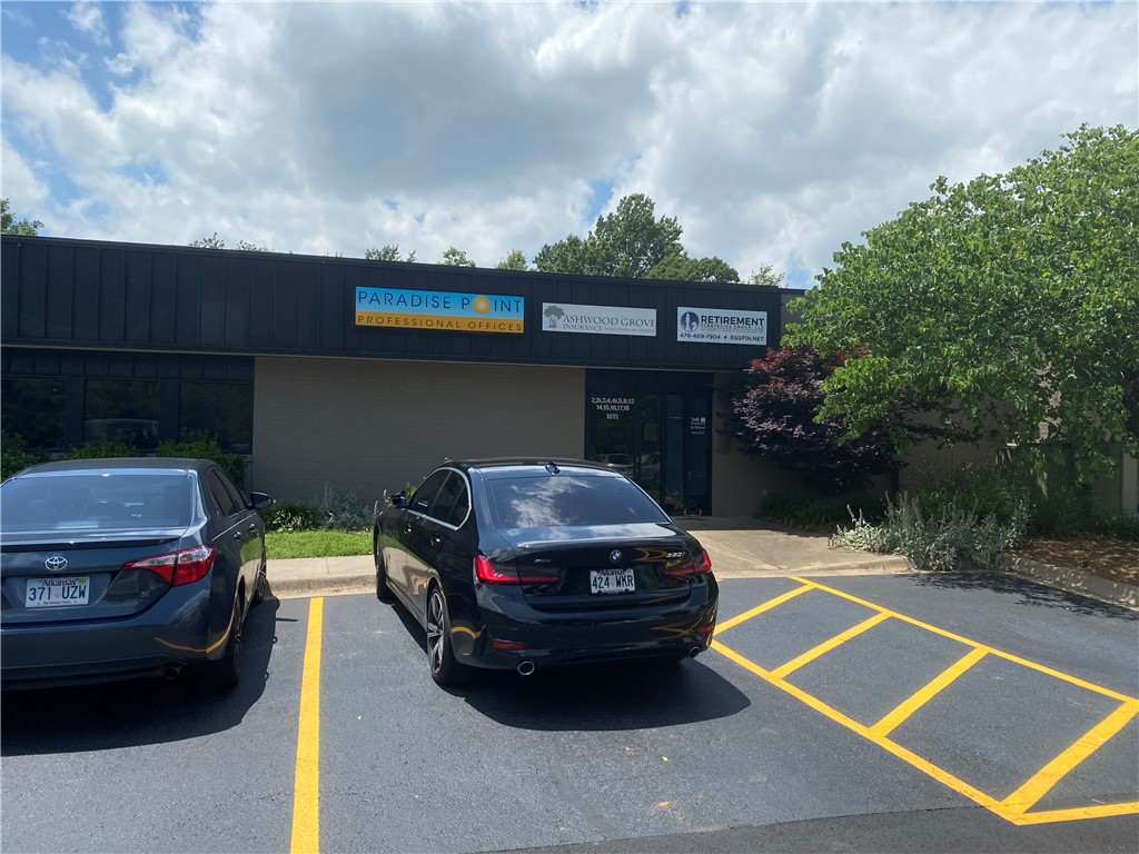 Fayetteville Outlots - Commercial Lease