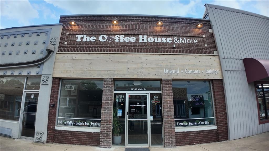 Rare opportunity to lease a fully remodeled commercial building in the heart of downtown Gentry, AR. Approximately 1,800sf was previously operated as a coffee shop & offers tremendous potential for entrepreneurs, restaurateurs, coffee shop operators, retail businesses, boutiques, bakeries, specialty food concepts, offices, & more. Downtown continues to grow with new businesses, community investment, & increasing local traffic, making it an excellent location to establish or expand your business. Fully remodeled interior, ample rear parking for employees & customers, excellent visibility & storefront presence. Flexible lease options available.