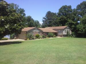 Sold before entering in MLS. On Lake Dardanelle with private boat dock with 2 boat slips.