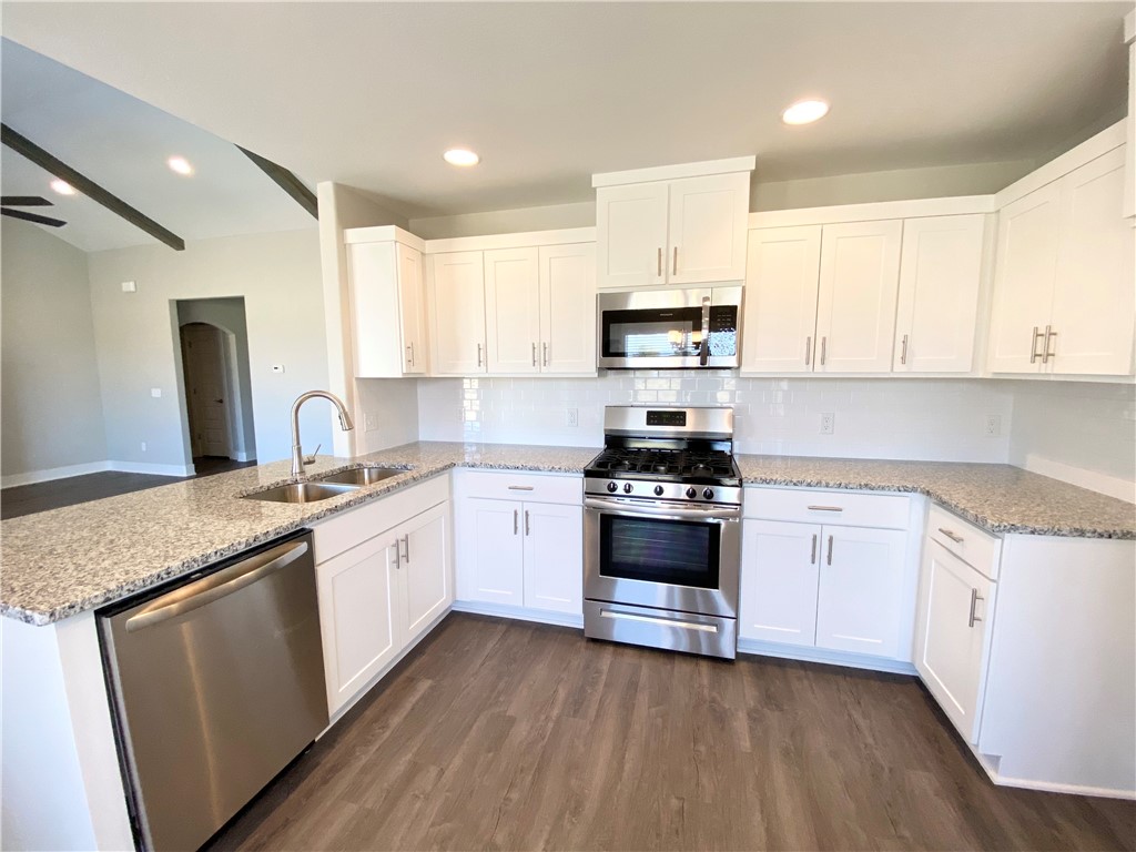 Wagon Wheel Crossing - Residential Lease