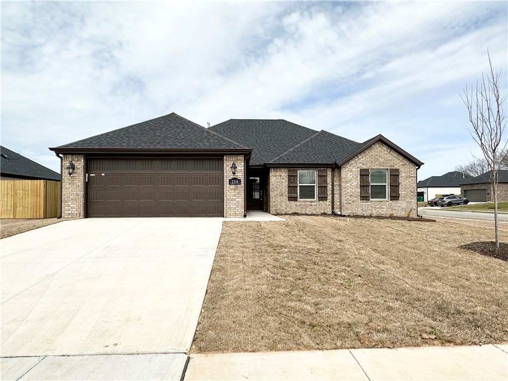 Check out this beautiful, new construction 3 bedroom/2 bathroom home in the Wagon Wheel subdivision! This home is located within 10 or less minutes of I-49, Farmington High School, Walmart Neighborhood Market, and several restaurants & amenities. Move-in ready now!