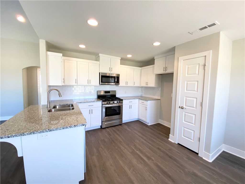 Wagon Wheel Crossing - Residential Lease