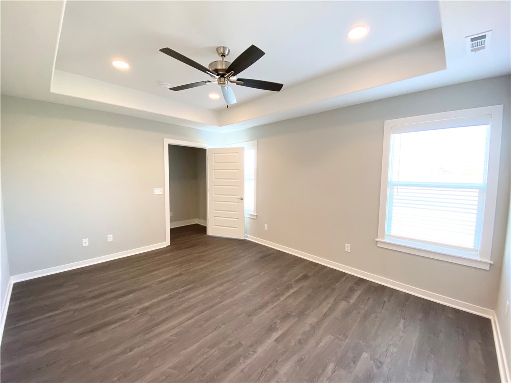 Wagon Wheel Crossing - Residential Lease