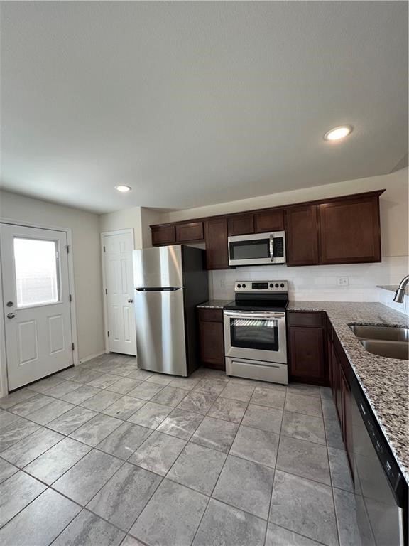 Lakewood Crossing - Residential Lease